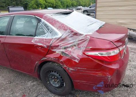 2015 Toyota Camry Le z USA, uszkodzony, nr VIN 4T1BF1FK2FU894991